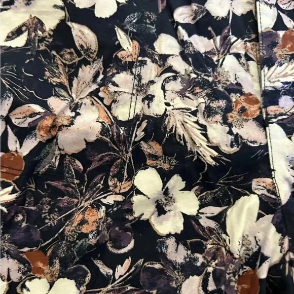 Women’s Gloria Vanderbilt Patterned Shorts Size 14 - Picture 2 of 5